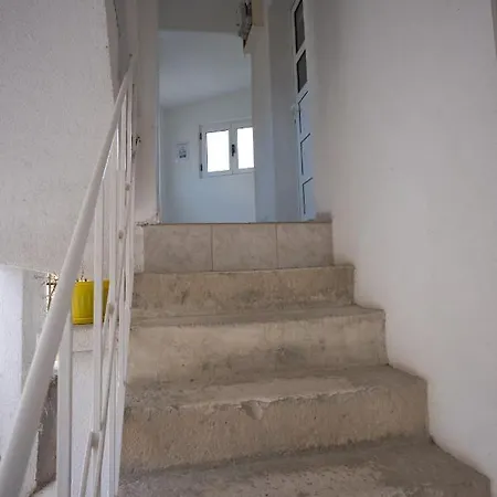 Apartment Fly Split Exterior photo